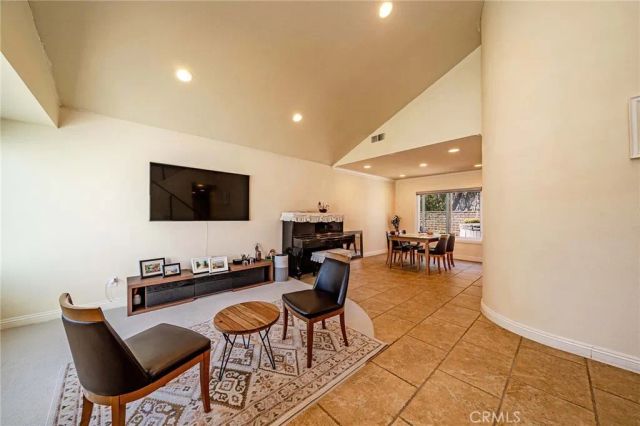 141 Meadowcreek, Brea, CA 92821