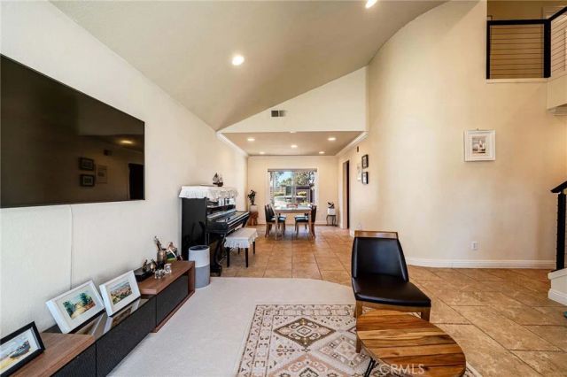 141 Meadowcreek, Brea, CA 92821