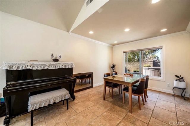 141 Meadowcreek, Brea, CA 92821