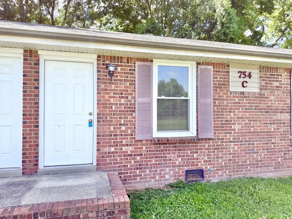 754 Bancroft Cir Apt C, Clarksville, TN 37042