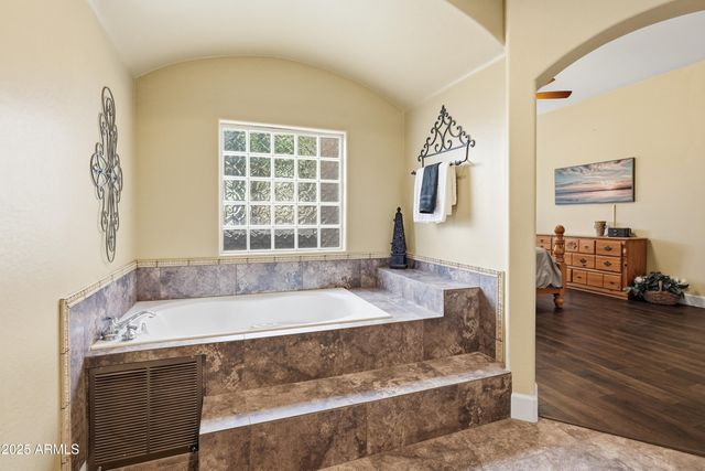 9777 N CHEMEHLEVI Drive, Casa Grande, AZ 85122