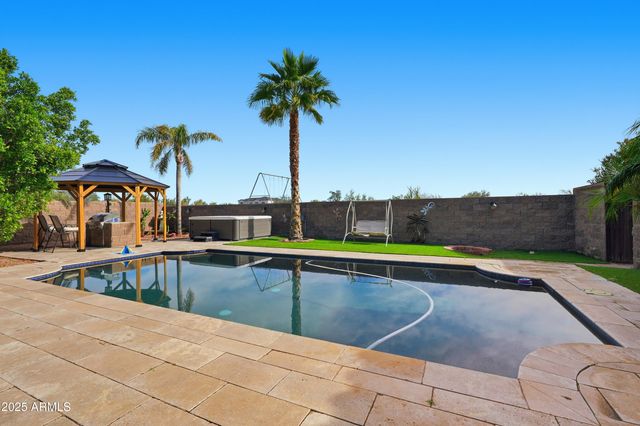 9777 N CHEMEHLEVI Drive, Casa Grande, AZ 85122