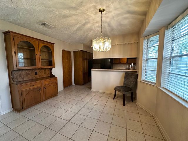 1805 Sleepy Creek Way, Pearland, TX 77581