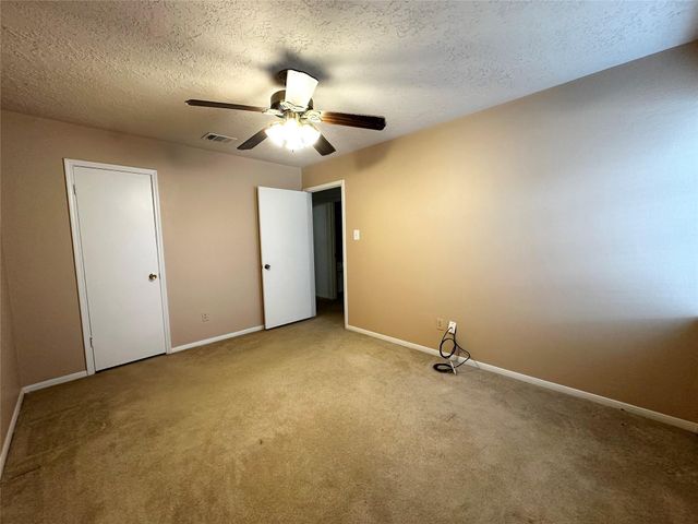 1805 Sleepy Creek Way, Pearland, TX 77581