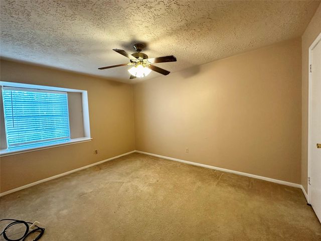 1805 Sleepy Creek Way, Pearland, TX 77581