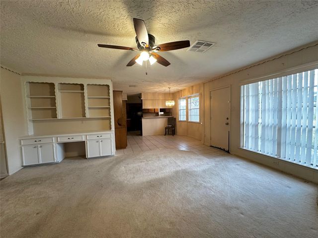 1805 Sleepy Creek Way, Pearland, TX 77581