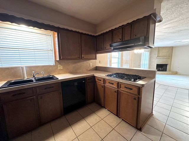 1805 Sleepy Creek Way, Pearland, TX 77581