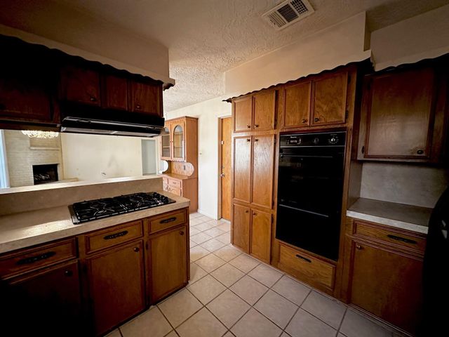 1805 Sleepy Creek Way, Pearland, TX 77581