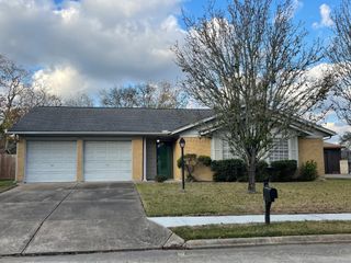 1805 Sleepy Creek Way, Pearland, TX 77581