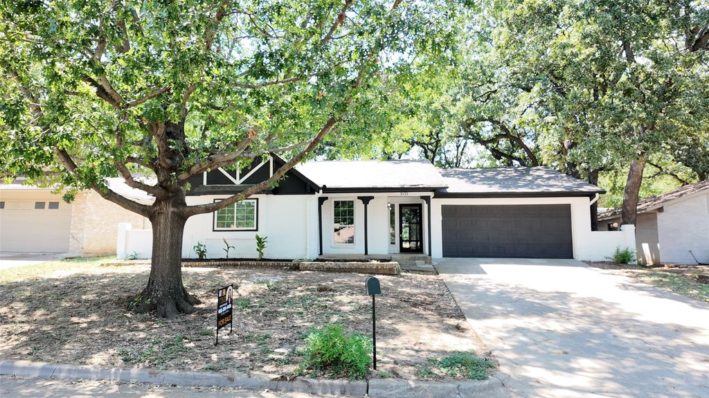 2522 Holt Road, Arlington, TX 76006