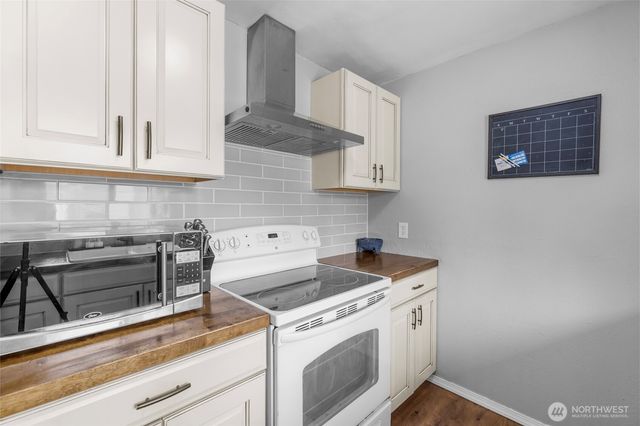 1580 NE 11th Avenue, Oak Harbor, WA 98277