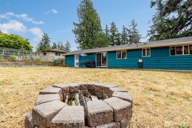 1580 NE 11th Avenue, Oak Harbor, WA 98277