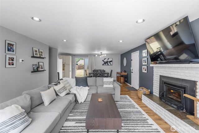 1580 NE 11th Avenue, Oak Harbor, WA 98277