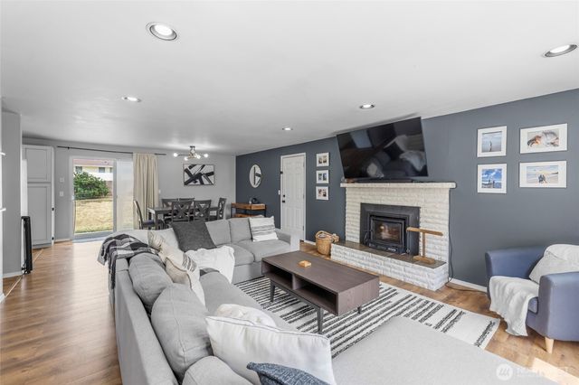 1580 NE 11th Avenue, Oak Harbor, WA 98277