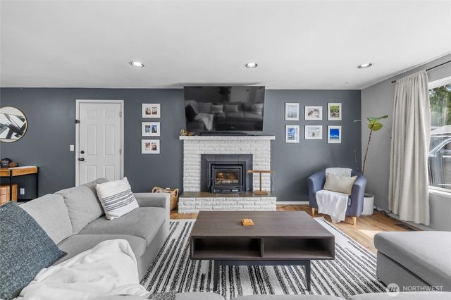 1580 NE 11th Avenue, Oak Harbor, WA 98277