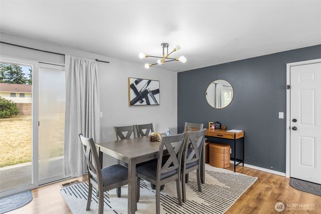 1580 NE 11th Avenue, Oak Harbor, WA 98277