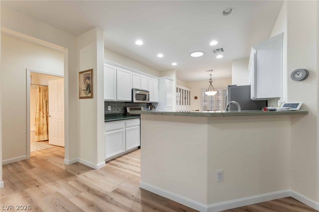 2565 LEIGHTON Avenue, Henderson, NV 89052