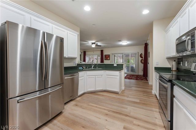 2565 LEIGHTON Avenue, Henderson, NV 89052