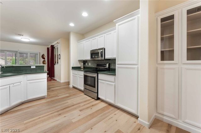 2565 LEIGHTON Avenue, Henderson, NV 89052