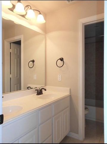 11 Vershire Circle, Magnolia, TX 77354