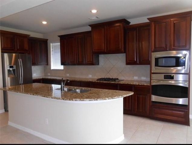 11 Vershire Circle, Magnolia, TX 77354