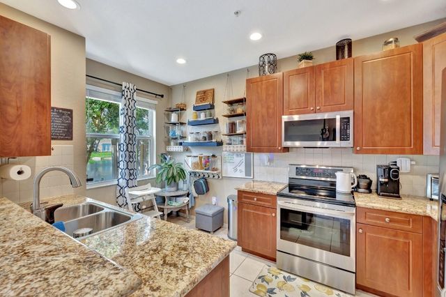 2851 W Prospect Road 1209, Tamarac, FL 33309