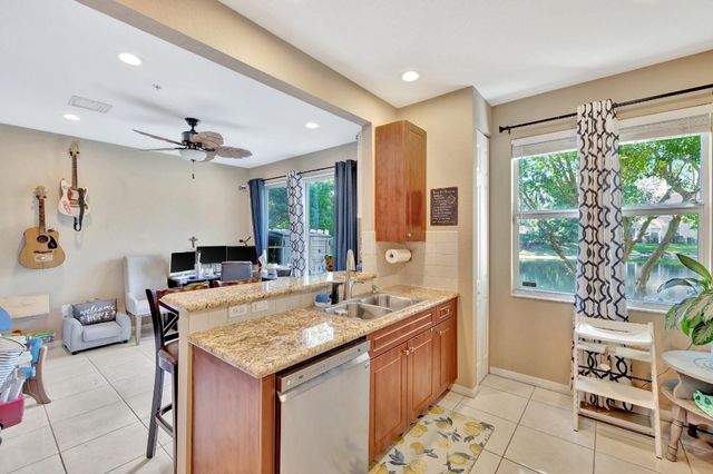 2851 W Prospect Road 1209, Tamarac, FL 33309