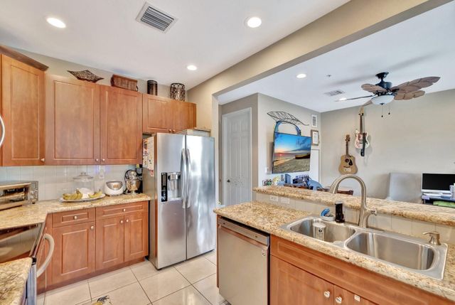 2851 W Prospect Road 1209, Tamarac, FL 33309