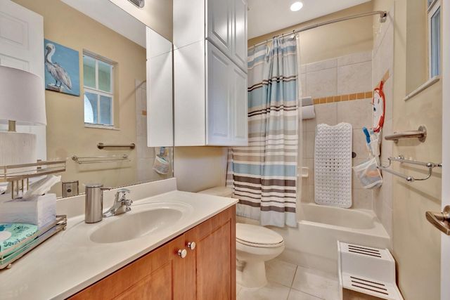 2851 W Prospect Road 1209, Tamarac, FL 33309