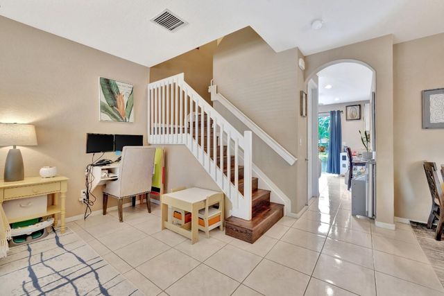 2851 W Prospect Road 1209, Tamarac, FL 33309