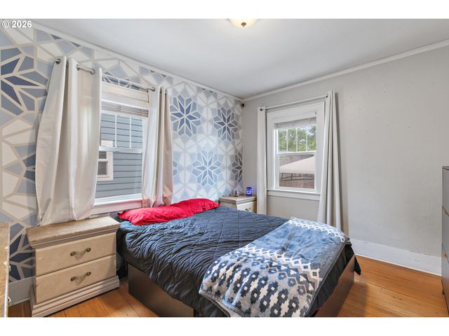 985 MADISON St Ne, Salem, OR 97301