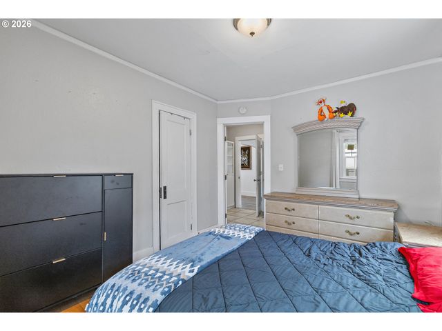 985 MADISON St Ne, Salem, OR 97301