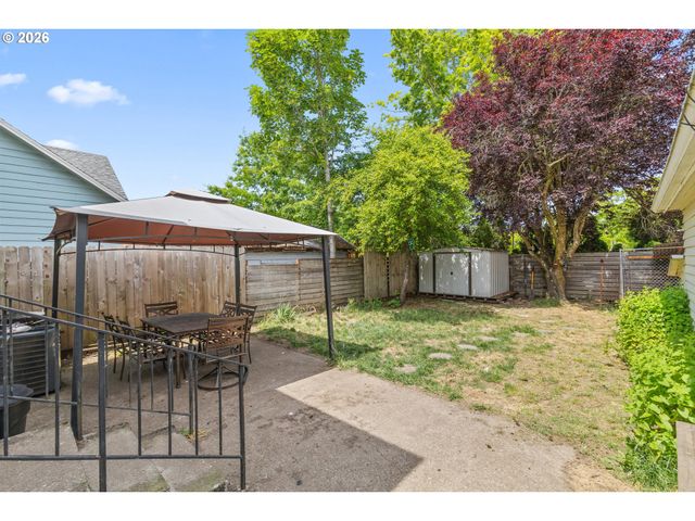 985 MADISON St Ne, Salem, OR 97301