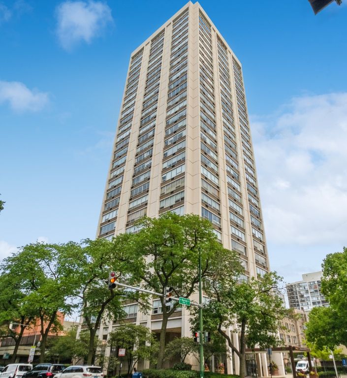 70 W Burton Place 2001F, Chicago, IL 60610