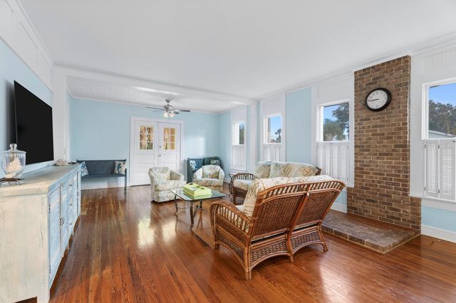 109 Riverview Drive, Jensen Beach, FL 34957