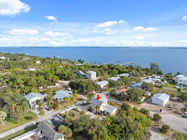 109 Riverview Drive, Jensen Beach, FL 34957