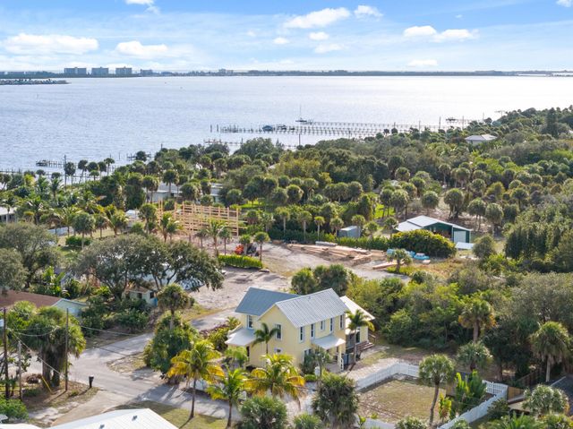 109 Riverview Drive, Jensen Beach, FL 34957