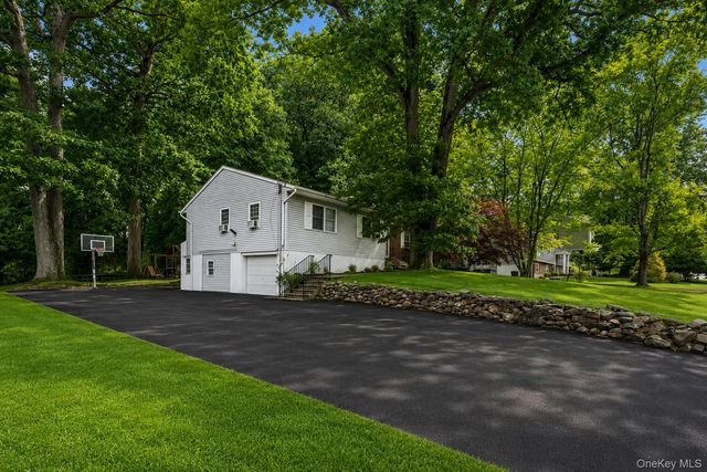 19 Glenbrook Road, Monsey, NY 10952