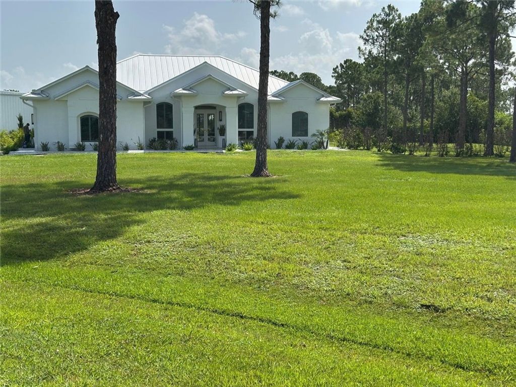 12374 Grumman Way, Port St Lucie, FL 34987