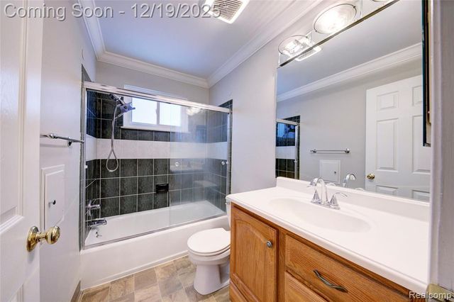 20193 Kemp Street, Clinton Township, MI 48035