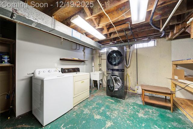 20193 Kemp Street, Clinton Township, MI 48035