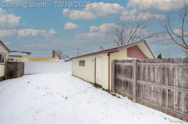20193 Kemp Street, Clinton Township, MI 48035