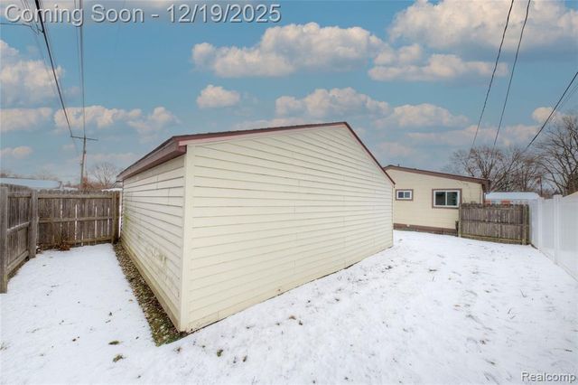 20193 Kemp Street, Clinton Township, MI 48035