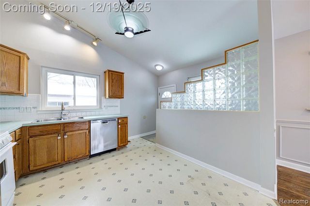 20193 Kemp Street, Clinton Township, MI 48035