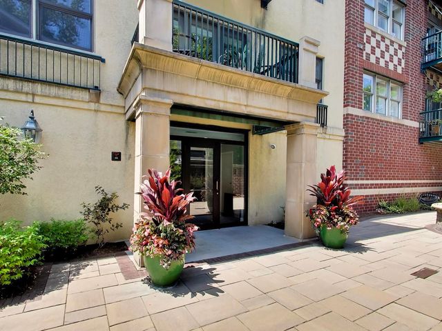 1107 Greenleaf Avenue 2I, Wilmette, IL 60091