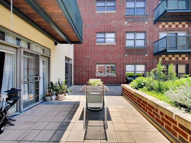 1107 Greenleaf Avenue 2I, Wilmette, IL 60091