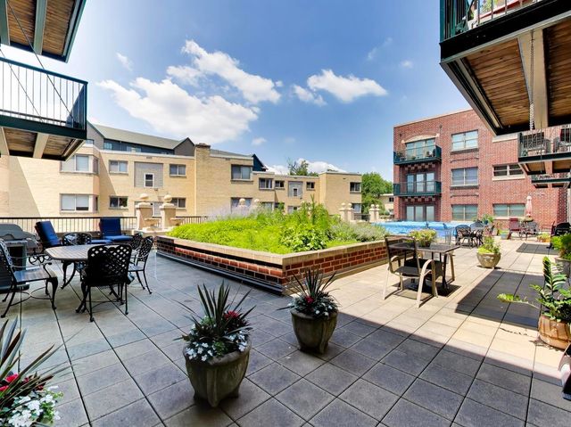 1107 Greenleaf Avenue 2I, Wilmette, IL 60091
