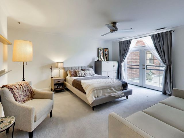 1107 Greenleaf Avenue 2I, Wilmette, IL 60091