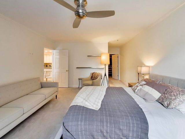 1107 Greenleaf Avenue 2I, Wilmette, IL 60091