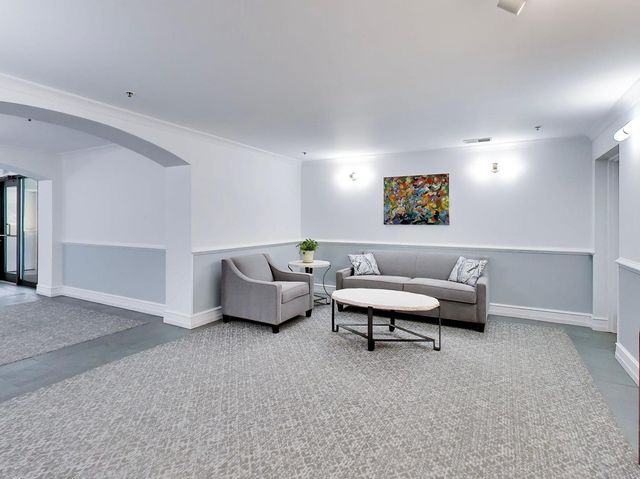 1107 Greenleaf Avenue 2I, Wilmette, IL 60091